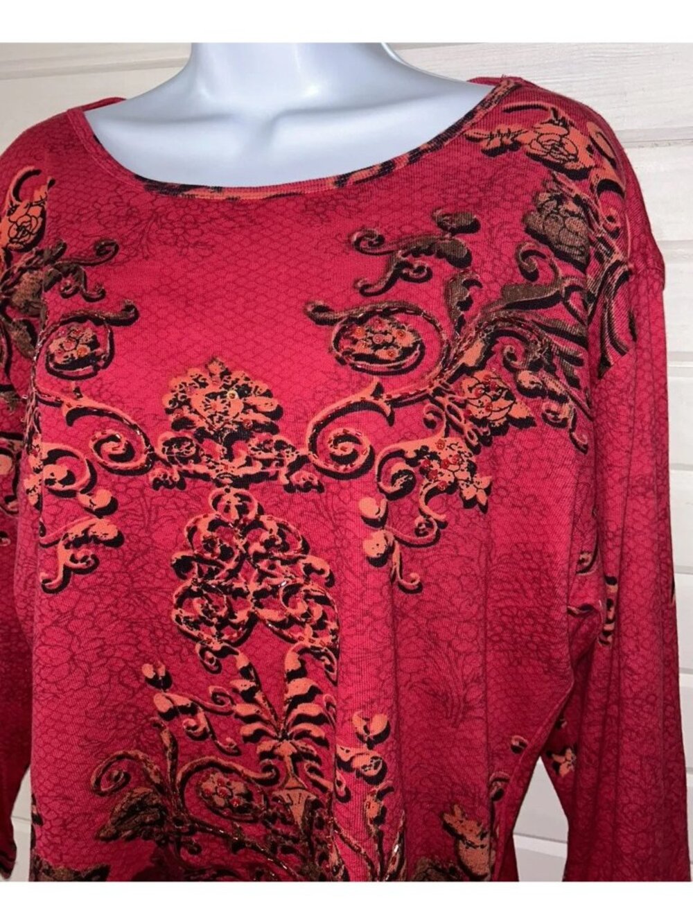 Jane Ashley Sz MEDIUM Red Scrolls Sequin Beaded Cotton 3/4 Sleeve Shirt Knit EUC